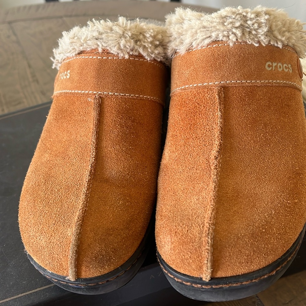 Crocs cobbler chestnut color Ugg Style clogs shoes